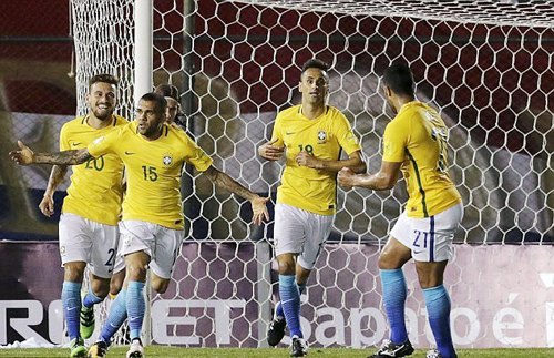 Brazil rơi xuống vị trí thứ 6